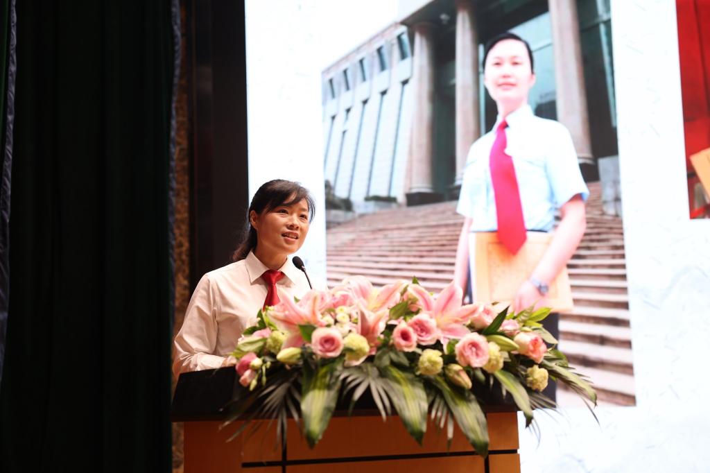 讲春梅故事 学英模精神 育法学新人——湘潭大学与邵阳法院联合开展读书报告会·座谈会